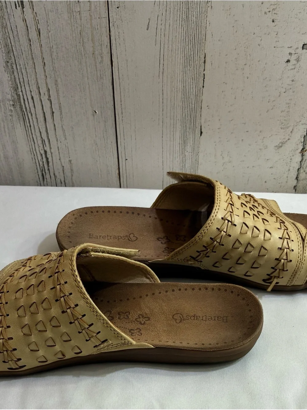 Baretraps Women’s Cream Woven Slide Sandals Women’s Sz 10M